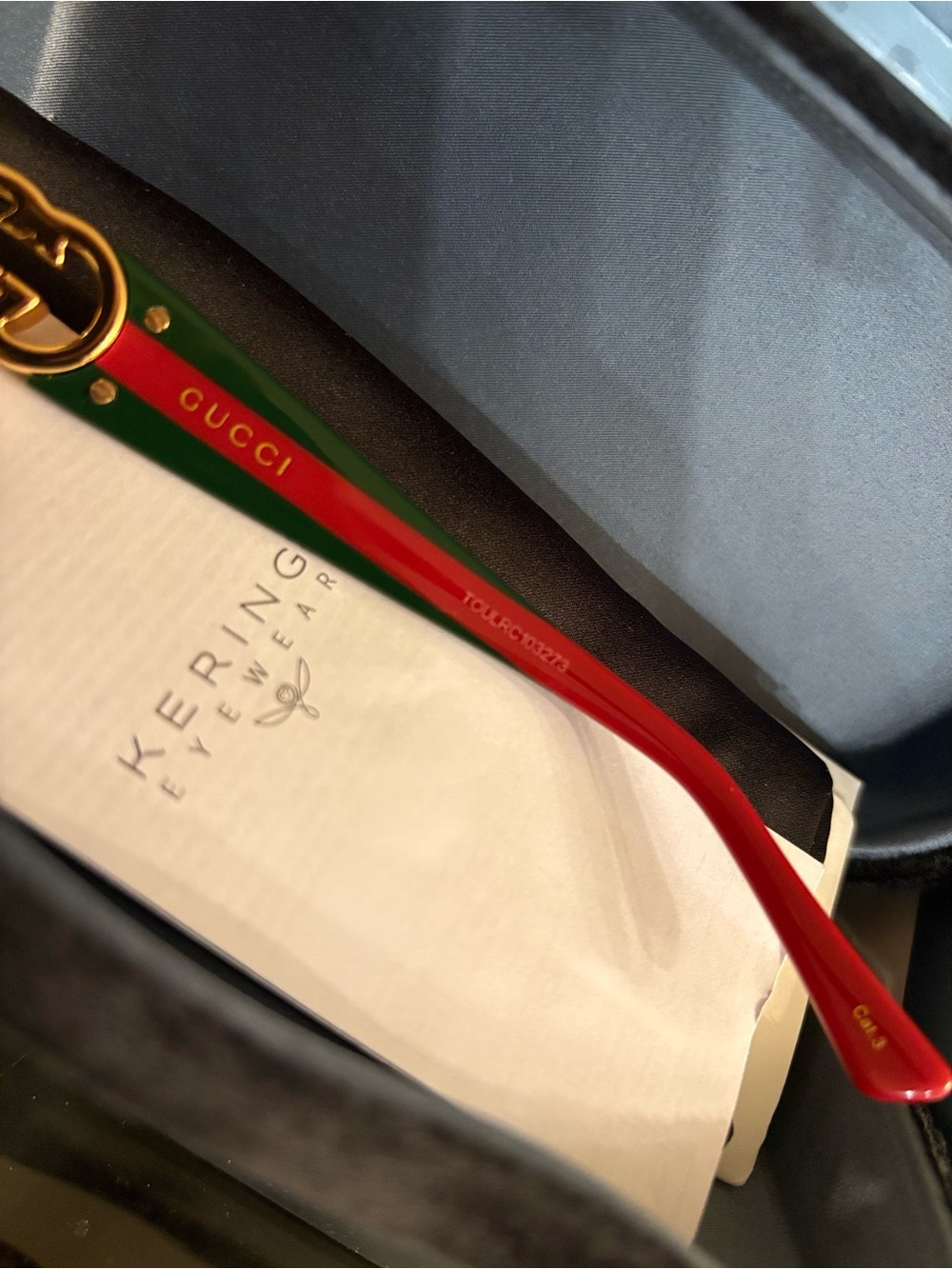 Gucci Black Oval Logo Sunglasses new with packaging - Picture 5 of 13